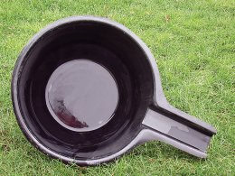 FIBERGLASS POND MODEL F2NS WITH NARROW SPILLWAY